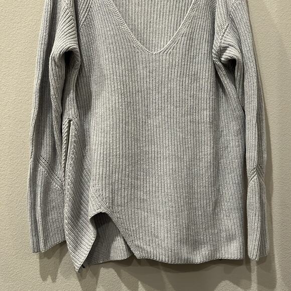 CAbi Deep V-neck Asymetrical Zipper Side Sweater | Size Medium - Picture 7 of 10